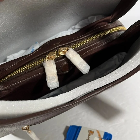 NWT Coach Erin Shoulder Bag In pebble Leather In Gold/Maple - Picture 5 of 7